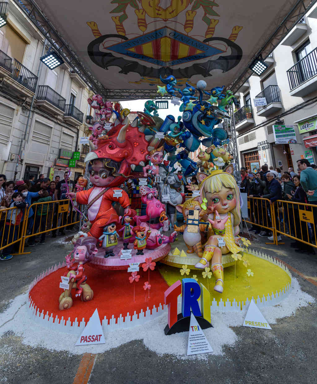 Valencia - fallas 2023 - 3 premio - falla Convento Jerusalén-Matemático Marzal - 1 premio falla infantil.jpg